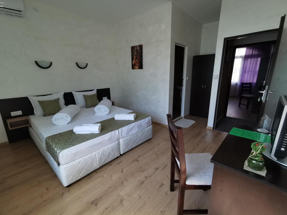 Hotel Swiss Sjoemen Buitenkant foto